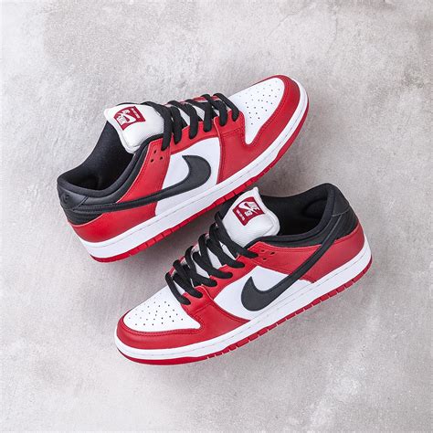 nike sb dunk niedrig j-pack chicago|Nike dunk low Chicago split.